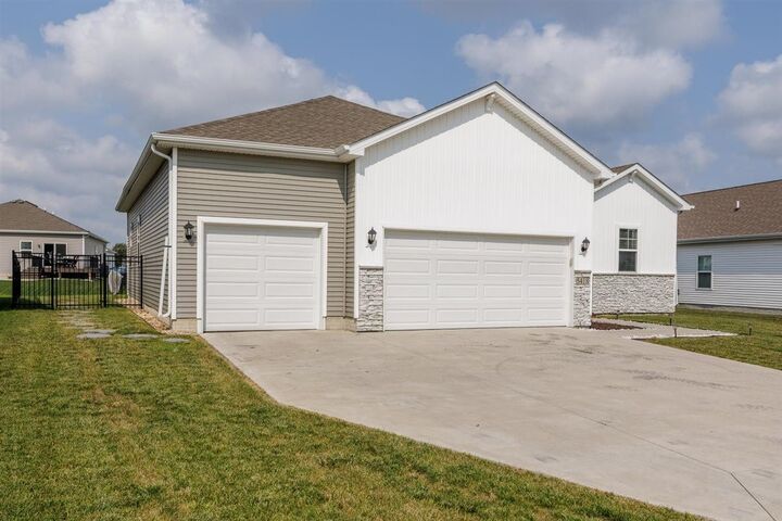 Property Photo: 5418 145th Street IA 50323
