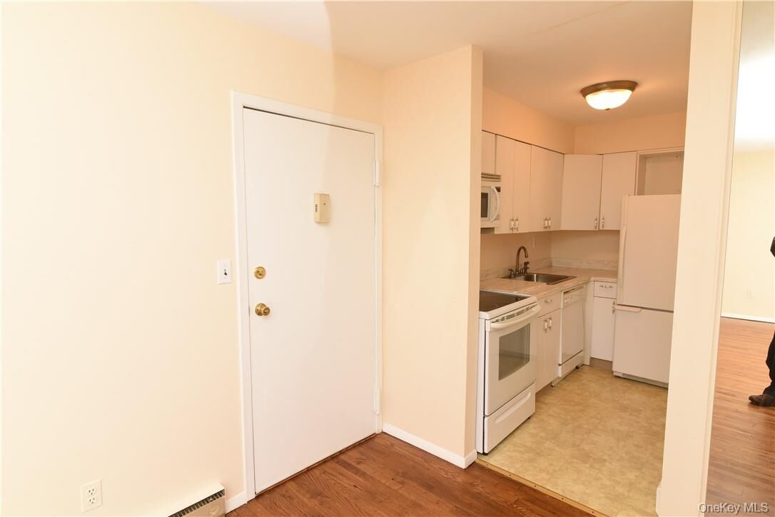 Property Photo:  260 West Street B4  NY 10549 