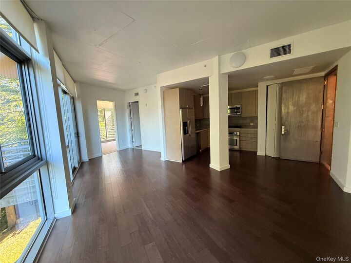 Property Photo:  250 S Central Park Avenue 3L  NY 10530 