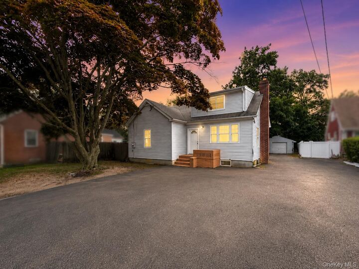 Property Photo:  806 Mount Avenue  NY 11798 
