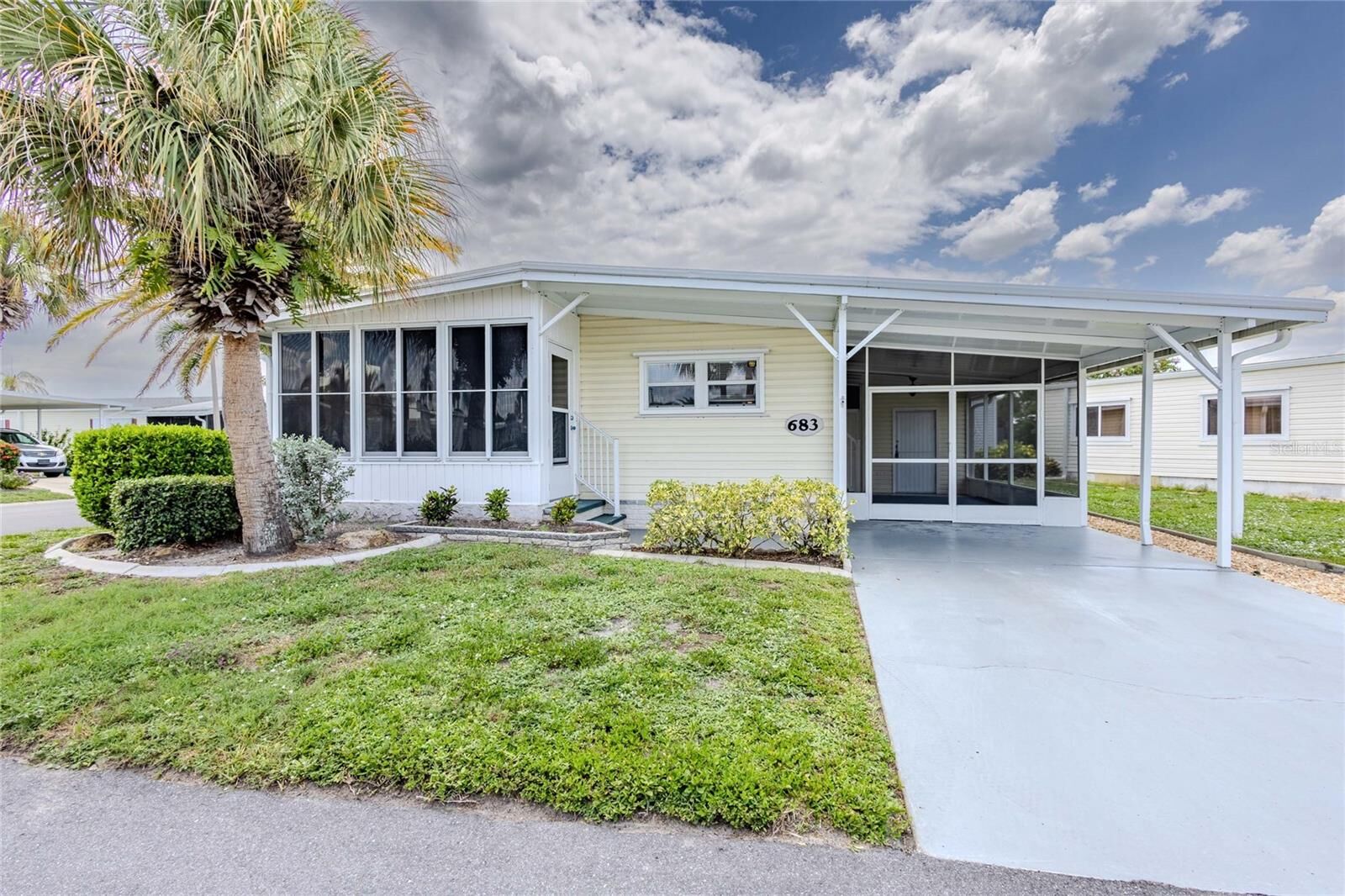 Property Photo:  2100 Kings Highway 683  FL 33980 