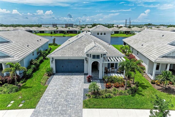 Property Photo: 8079 Slipway Dr FL 34240