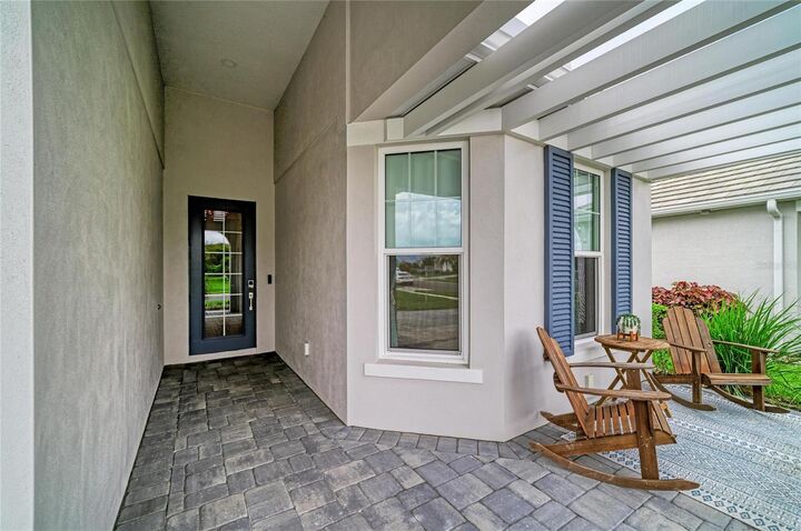 Property Photo: 8079 Slipway Dr FL 34240