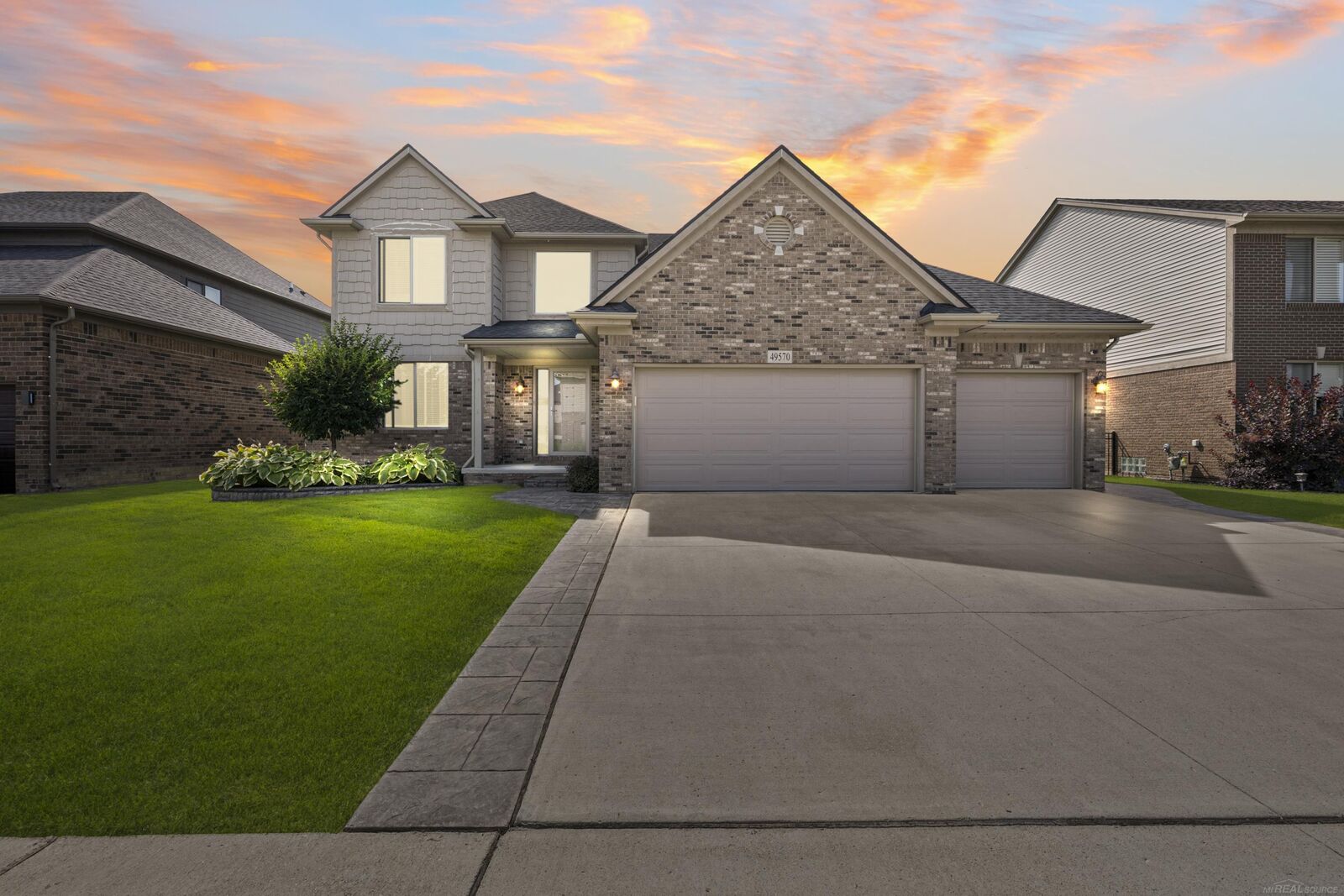 Property Photo:  49570 Manistee Drive  MI 48047 