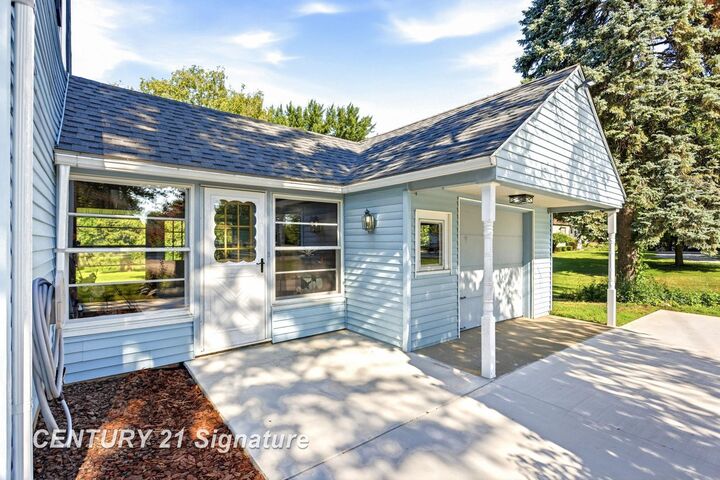 Property Photo: 1449 Midland Road MI 48638