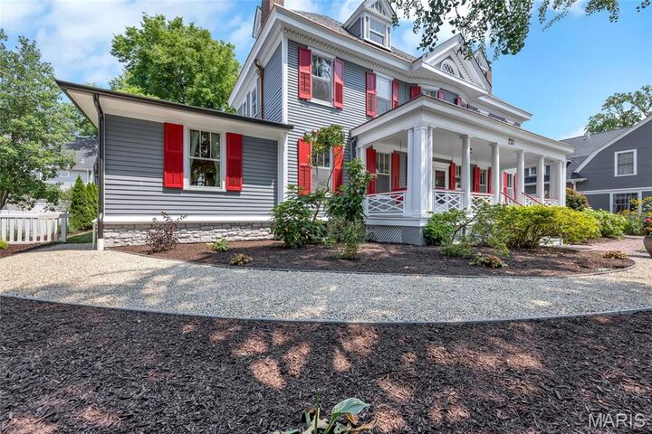 Property Photo: 231 E Argonne Drive MO 63122