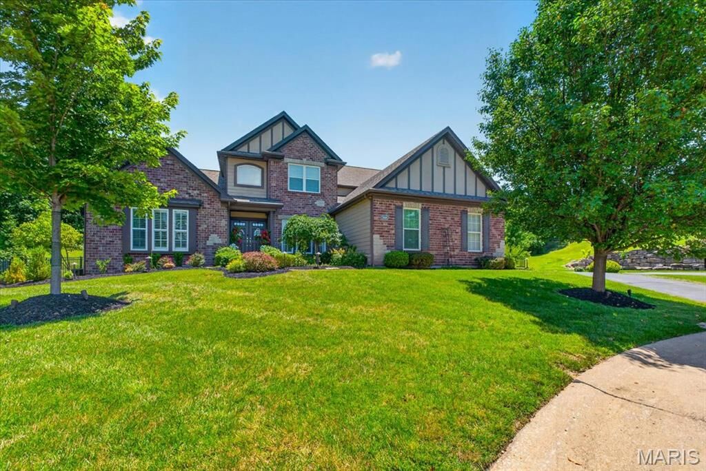 Property Photo:  9818 Grandview Lake Court  MO 63127 