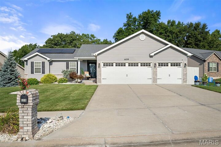 Property Photo: 609 Courageous Lane MO 63385