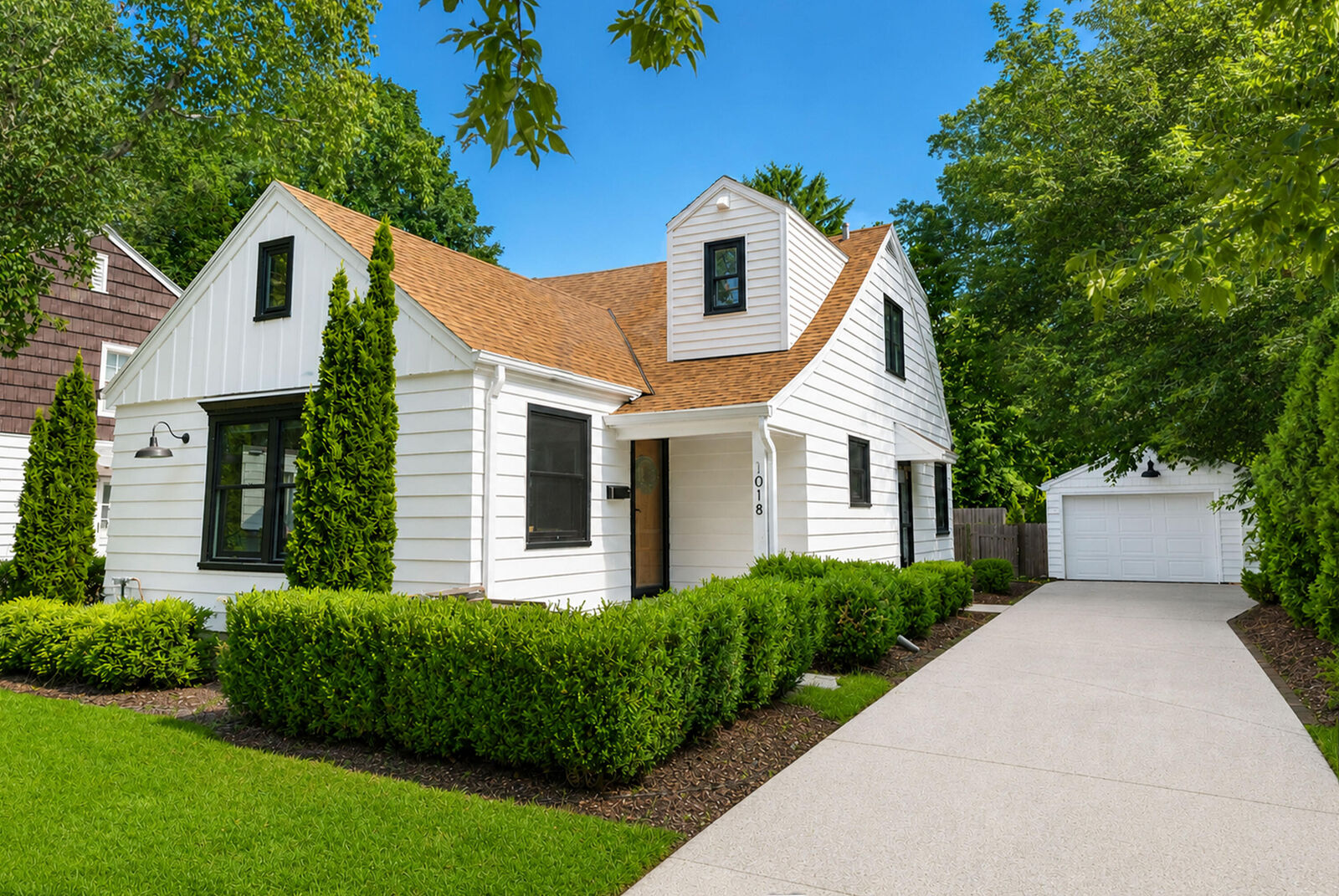Property Photo:  1018 E Hampton Rd  WI 53217 