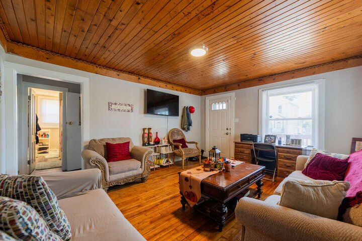 Property Photo:  1614 Saint Clair St  WI 53402 