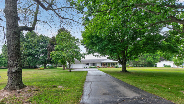 Property Photo: 1062 S Parma Road MI 49269