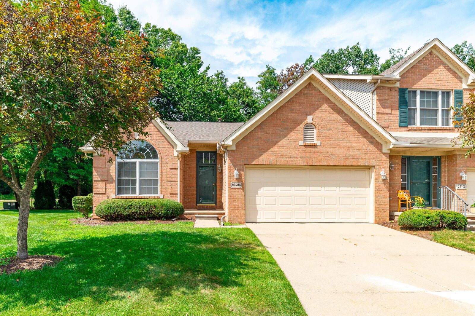 Property Photo: 23706 W Lake Circle MI 48183