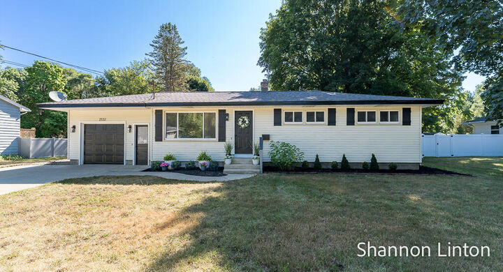 Property Photo: 2532 William Avenue MI 49424