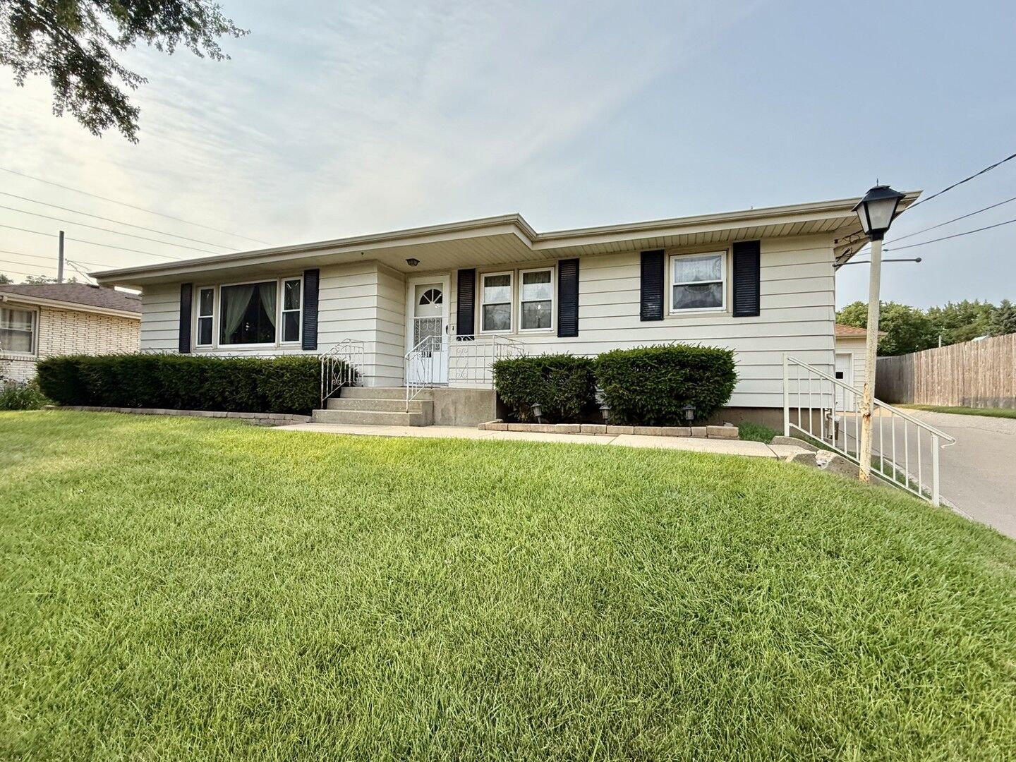 Property Photo:  1021 7th Street  IL 61354 