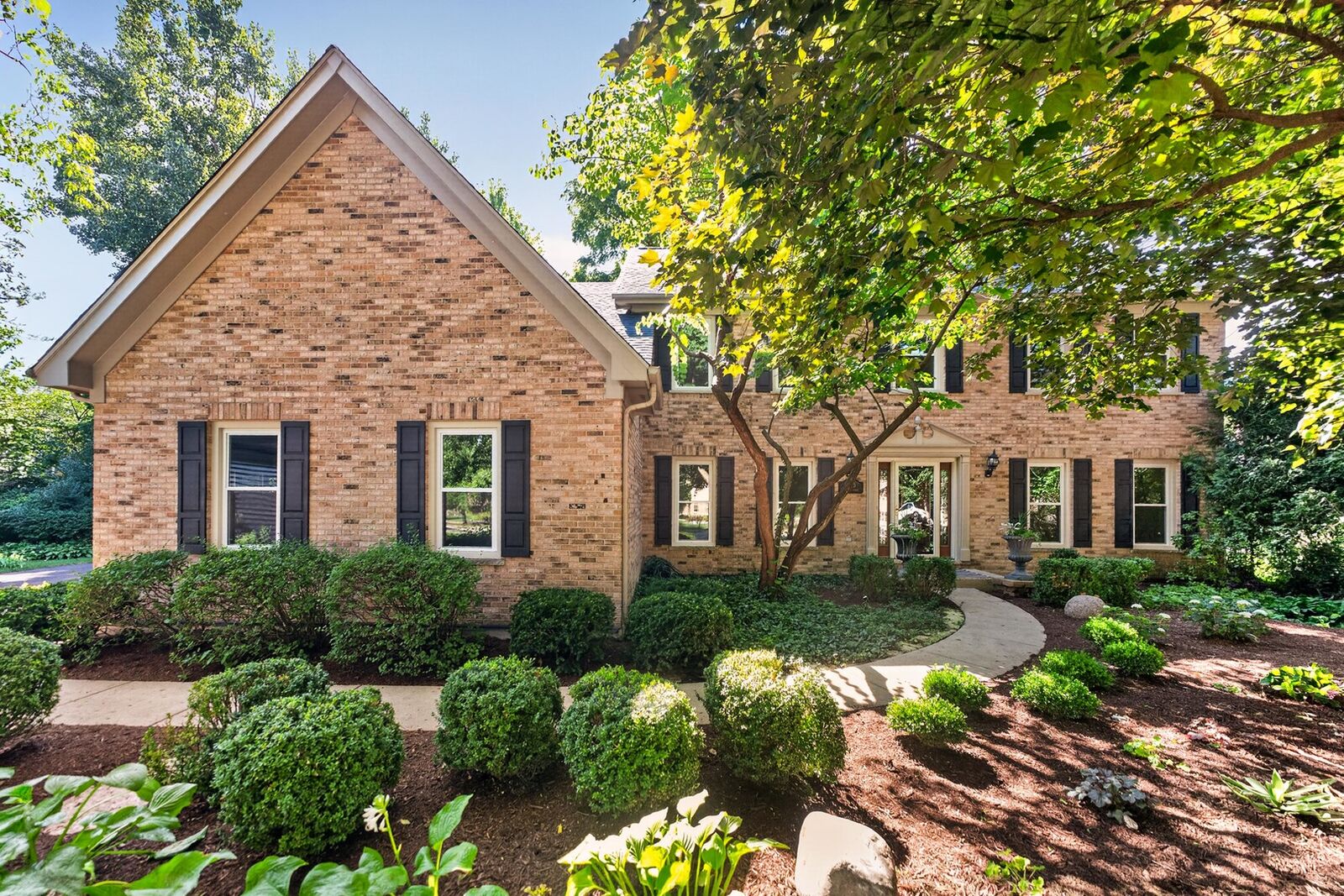 Property Photo: 1315 Hawkins Court IL 60174
