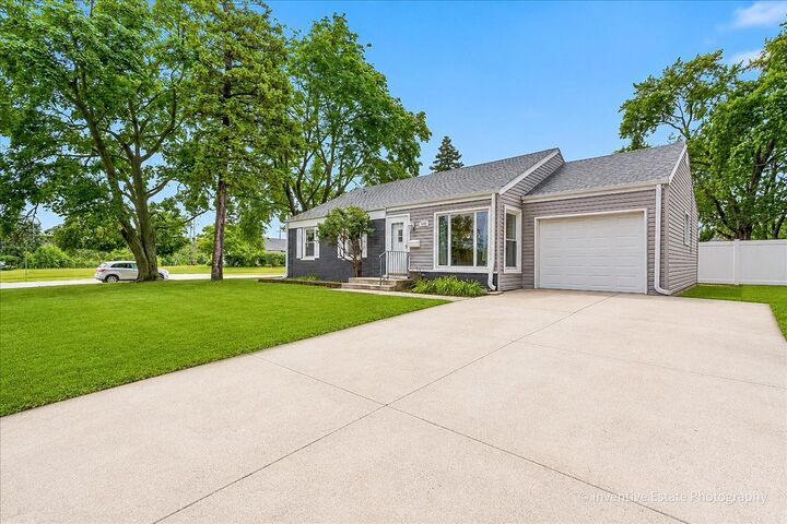Property Photo: 548 S Harvard Avenue IL 60101