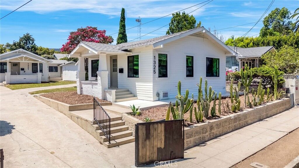 Property Photo:  1325 Talmadge  CA 90027 
