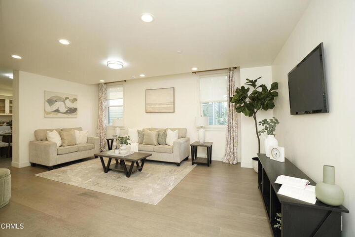 Property Photo: 385 S Marengo Avenue 205 CA 91101