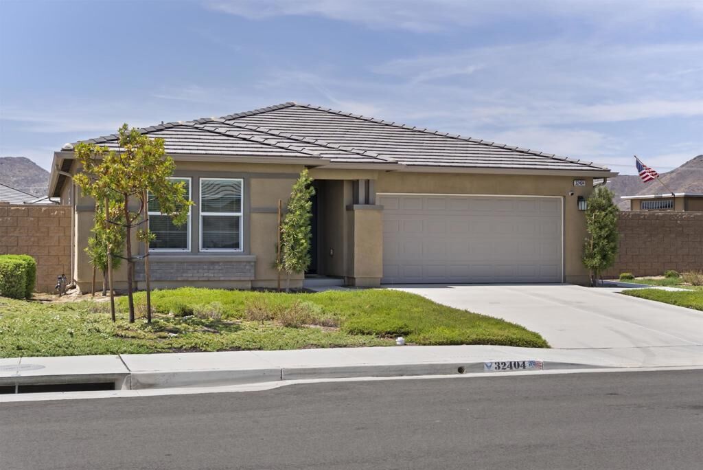 Property Photo:  32404 Wild West Ct  CA 92596 