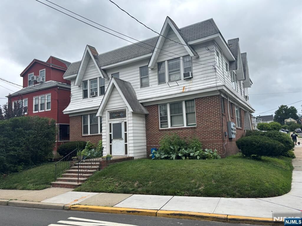 Property Photo: 809 Schuyler Avenue 1R NJ 07032