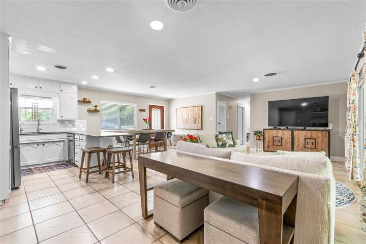 Property Photo: 436 Ball Street TX 76051