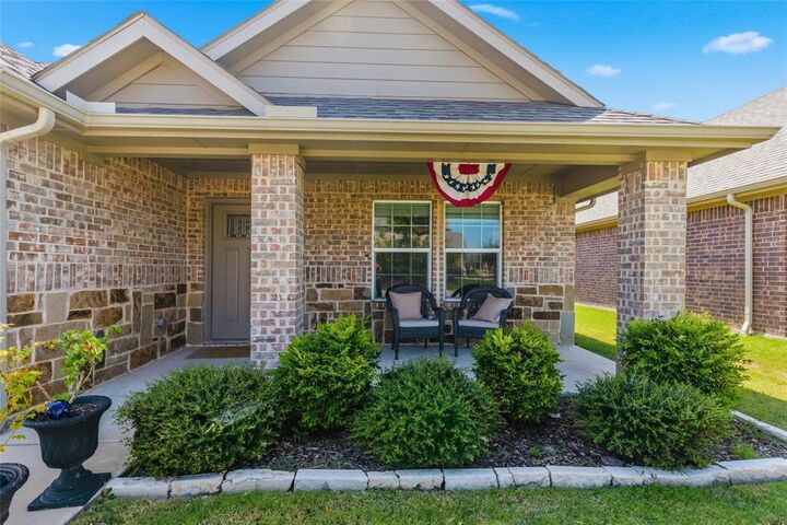 Property Photo:  7904 Grant Lane  TX 75402 