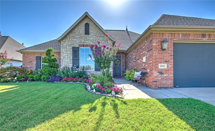 Property Photo: 6505 S 36th Street AR 72758