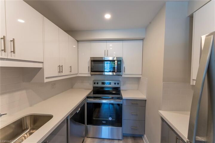 Property Photo:  700 Lawrence Road 103  ON L8K 1Z5 