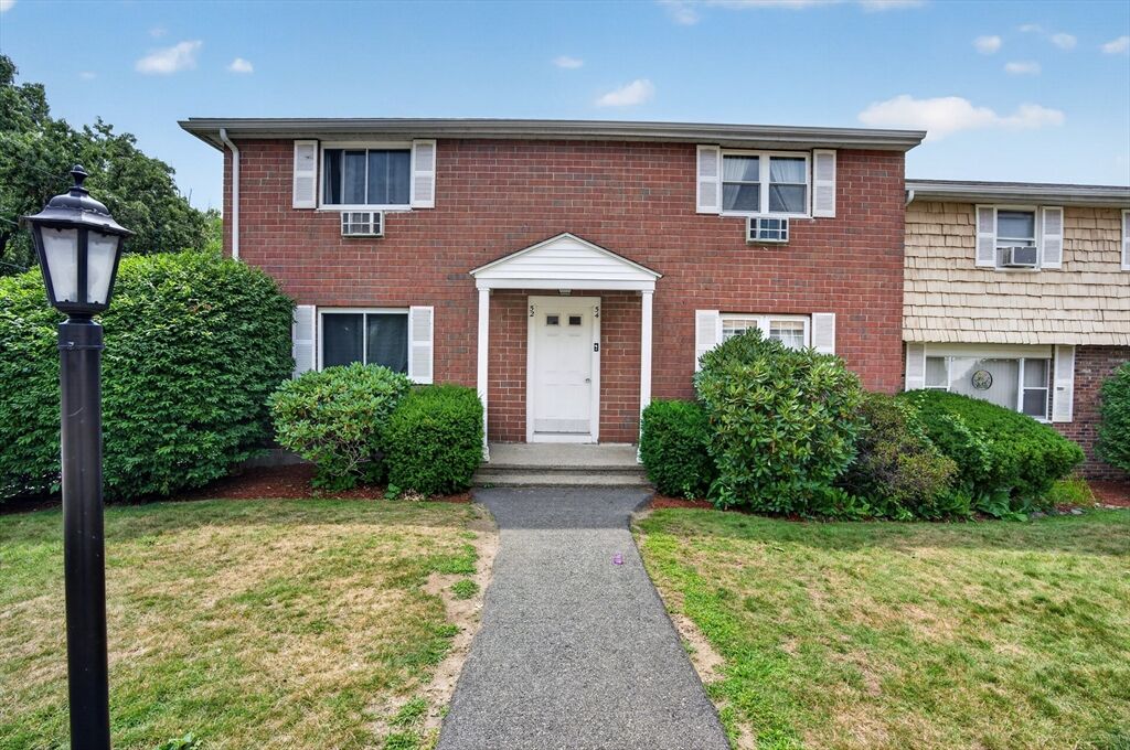 Property Photo:  54 Kingston Street 54  MA 01845 