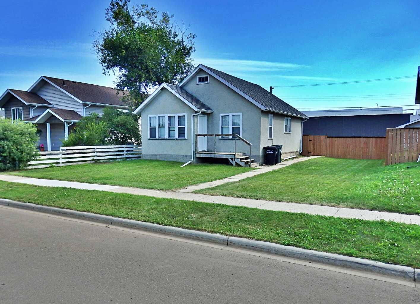 Property Photo: 4709 48B Avenue AB T9X 1R8