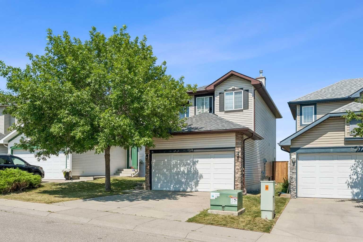 Property Photo: 150 Hidden Hills Terrace NW AB T3A 6E3
