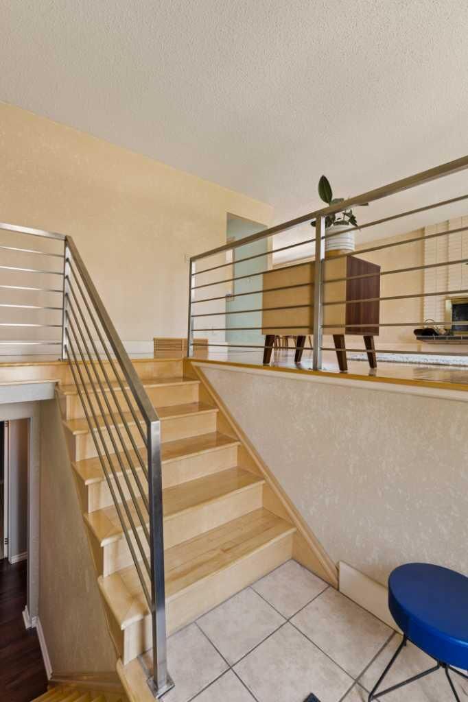 Property Photo:  1824 Lake Bonavista Drive SE  AB T2J 3A9 
