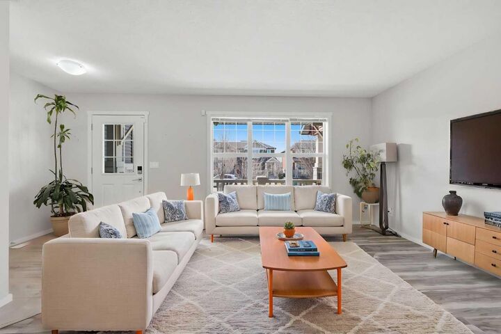 Property Photo: 93 Sunvalley Road AB T4C 0X7