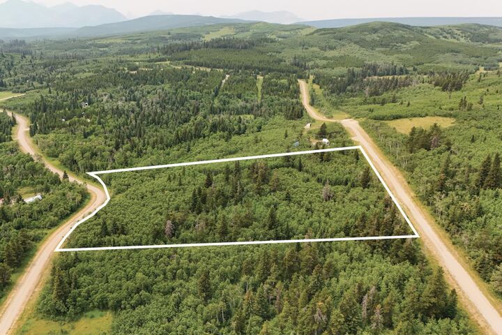 Property Photo: 12 Heritage Ranch Road AB T0K 0K0