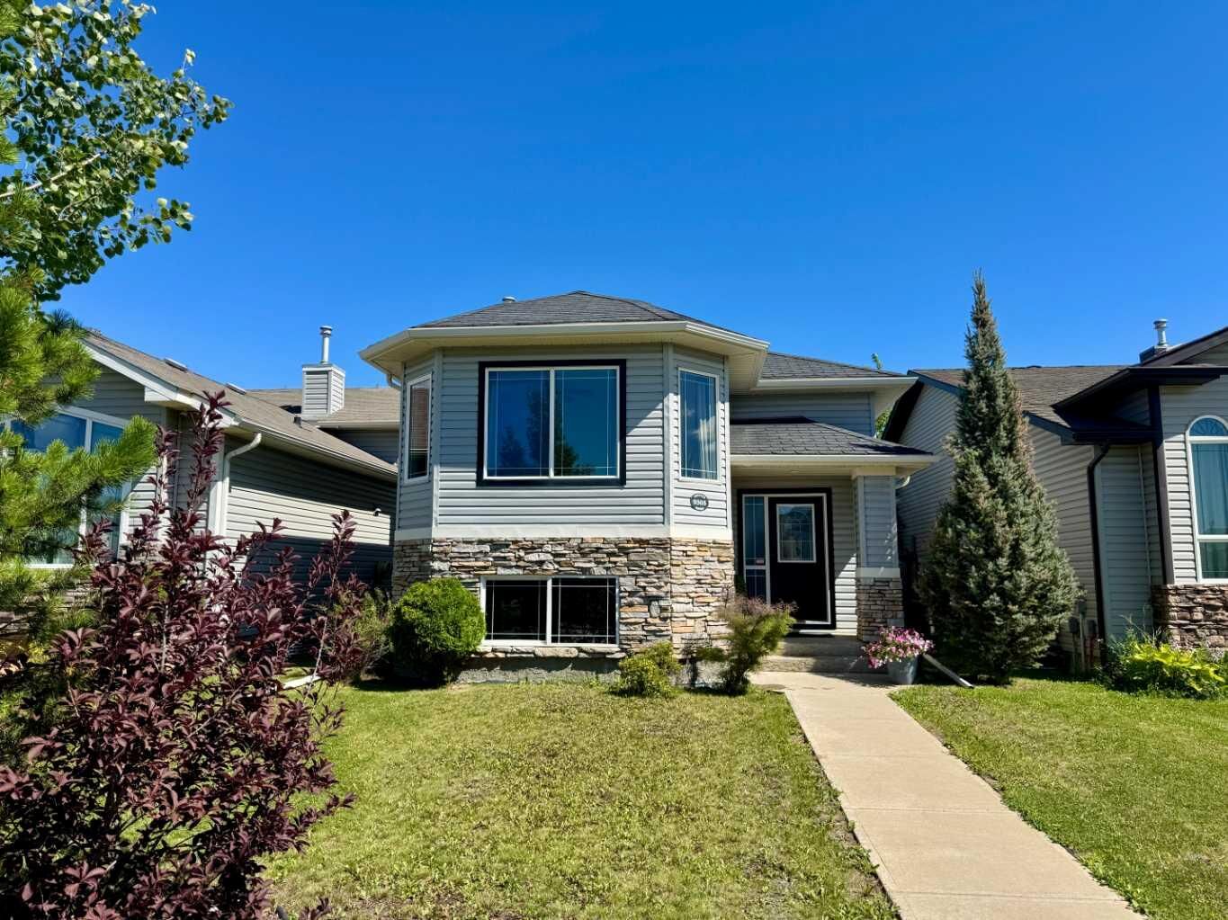 Property Photo:  9305 91 Street  AB T8X 0C7 