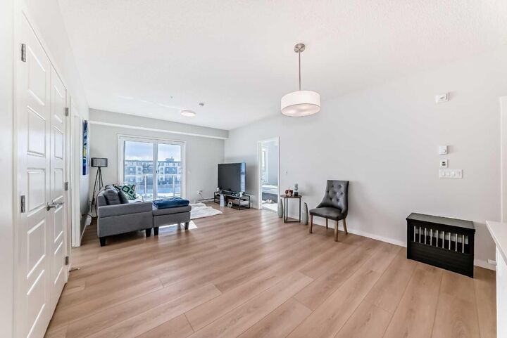 550 Belmont Street SW 4414 — photo 1