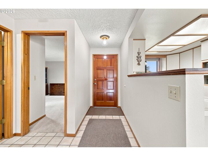 Property Photo: 13815 NW 10th Ct F WA 98685