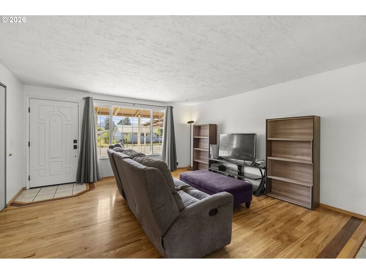 Property Photo:  382 S 46th St  OR 97478 