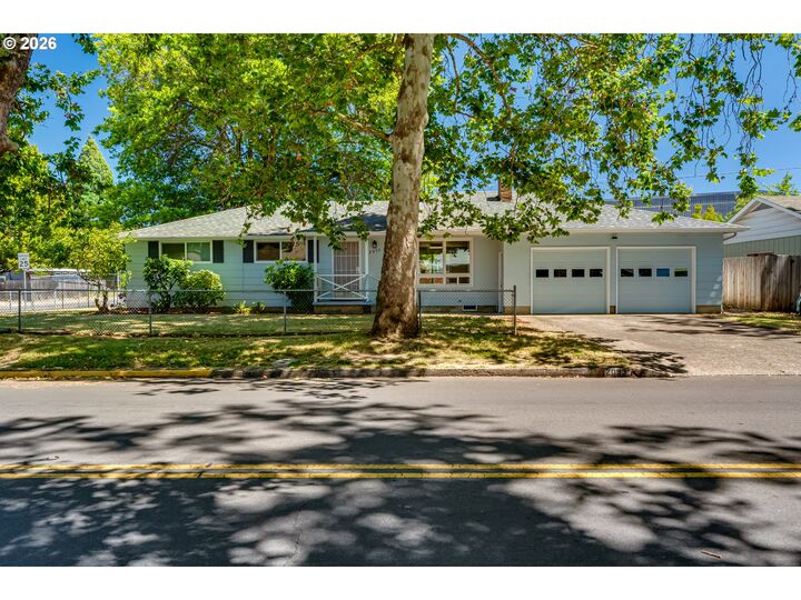 Property Photo: 2093 Grove St OR 97404