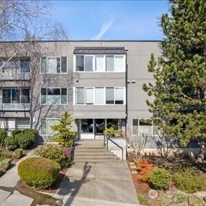 Property Photo: 2000 W Barrett Street 205 WA 98199