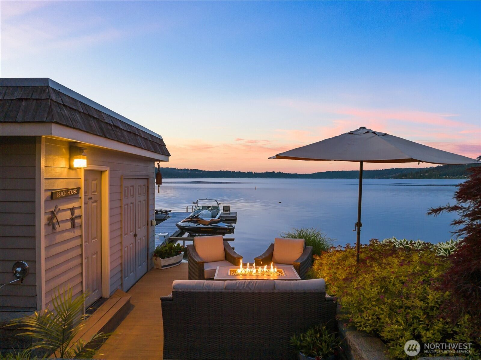 Property Photo: 17834 SE 40th Place WA 98008