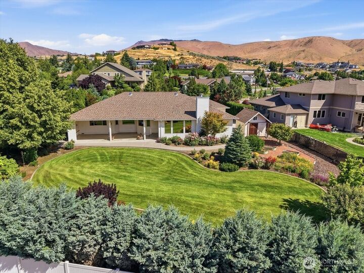 Property Photo: 3643 Ridgeview Boulevard WA 98801