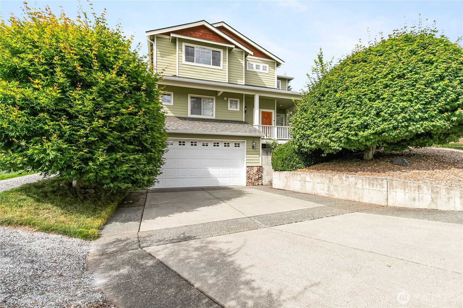 Property Photo:  1584  Kingswood Court  WA 98226 