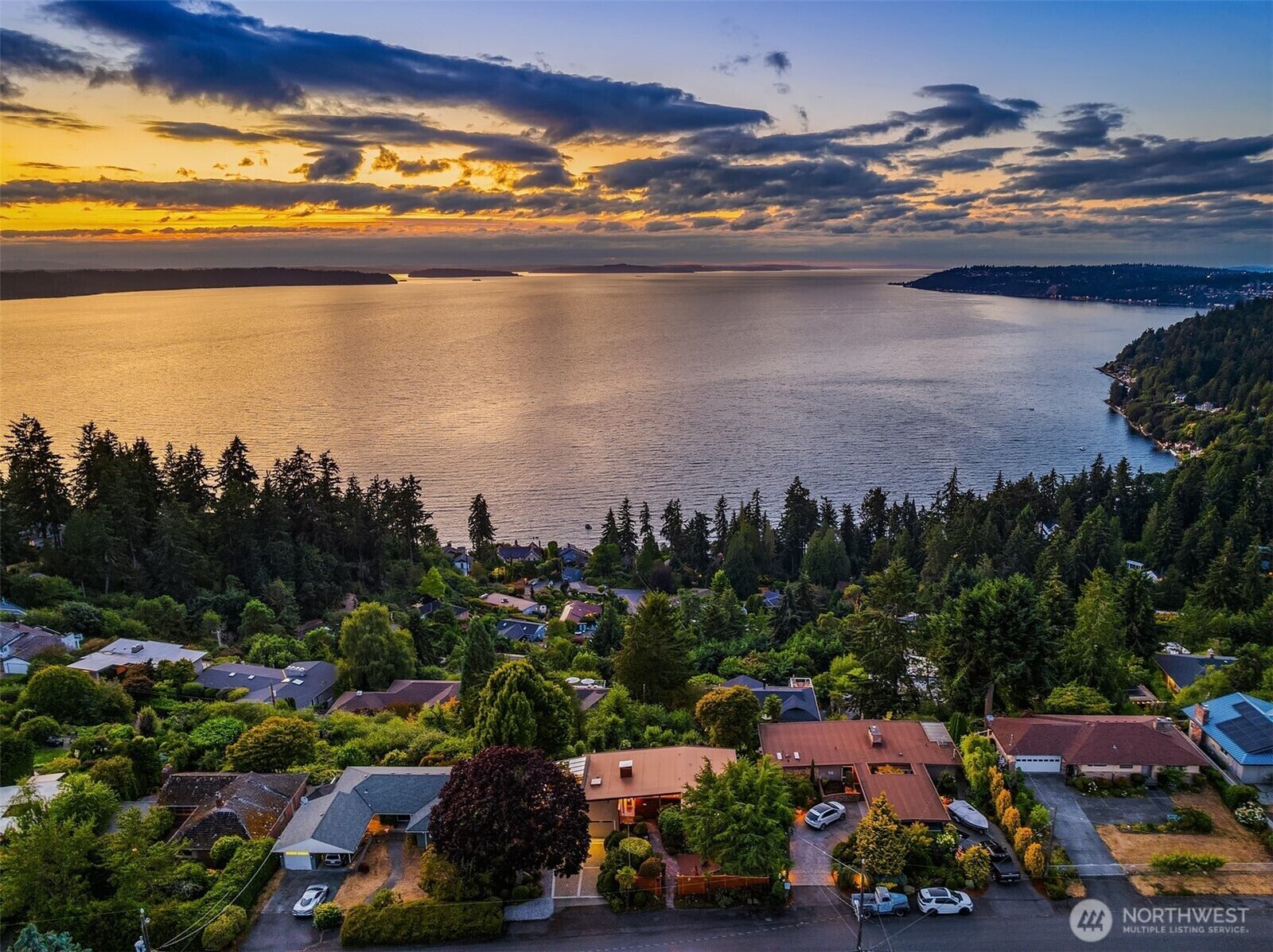 Property Photo: 2702 SW 167th Place WA 98166