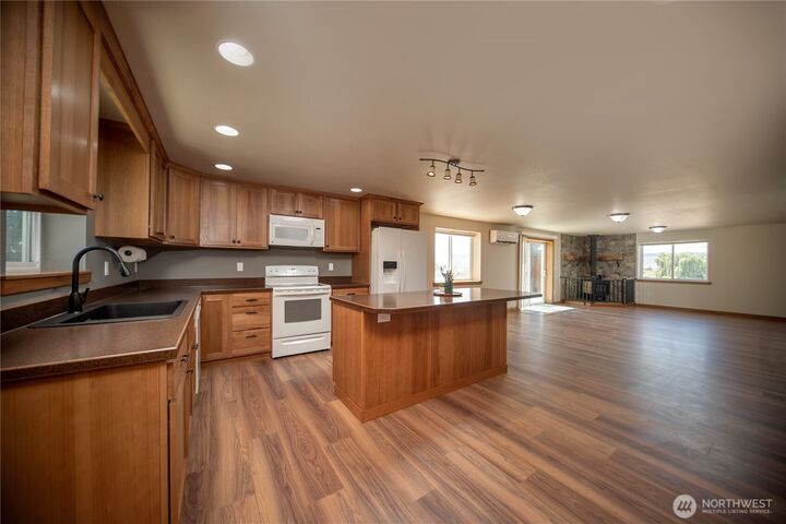 Property Photo:  3352  Hungry Junction Road  WA 98926 