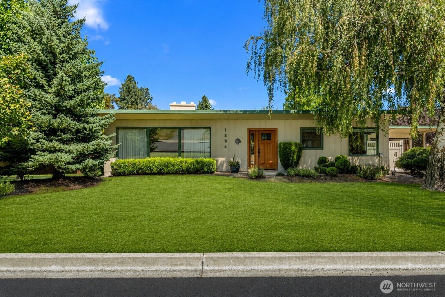 Property Photo:  1204  Madison  WA 98801 