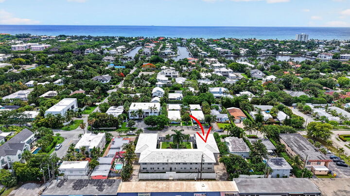Property Photo:  426 NE 7th Avenue 2B  FL 33483 