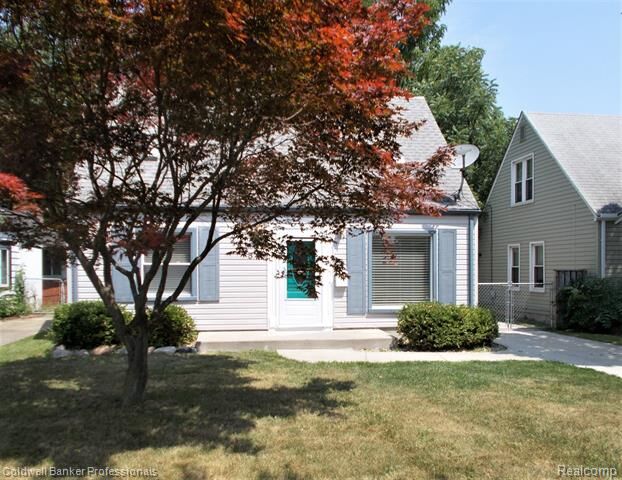Property Photo:  2205 E 10 Mile Road  MI 48067 
