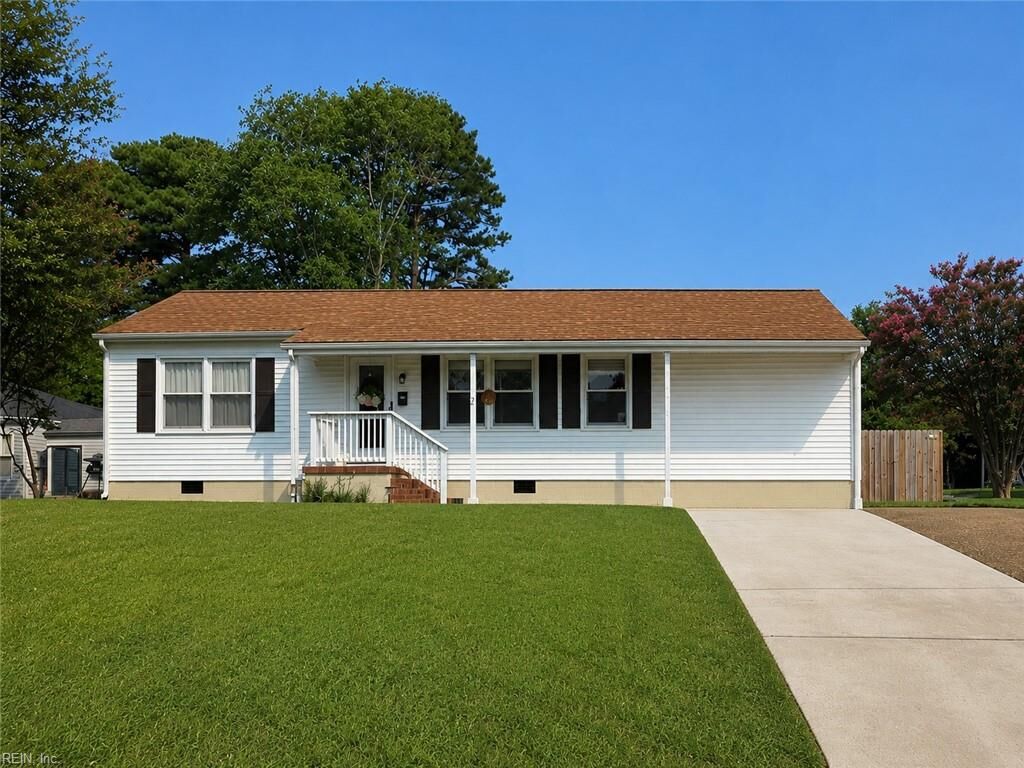 Property Photo:  2 Surry Ct  VA 23669 