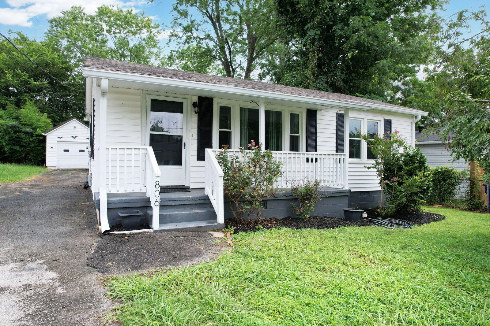 Property Photo:  806 Willow Street NW  TN 37311 